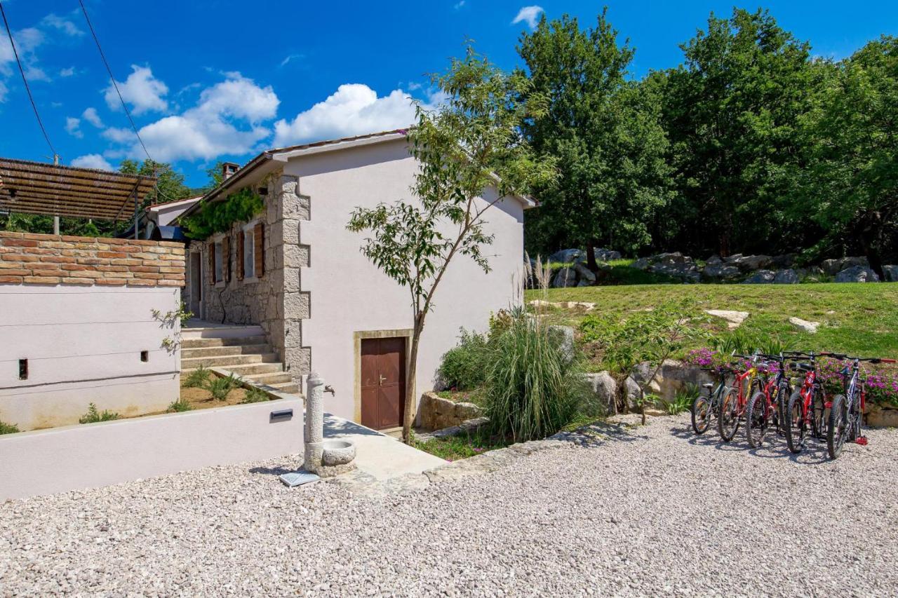 Villa Aurania Vranje Buitenkant foto