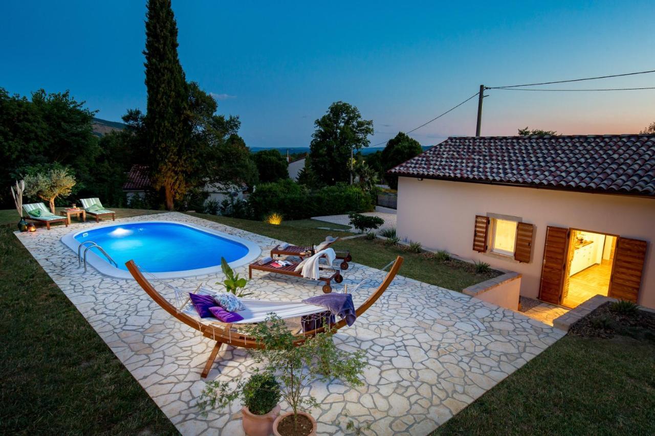 Villa Aurania Vranje Buitenkant foto