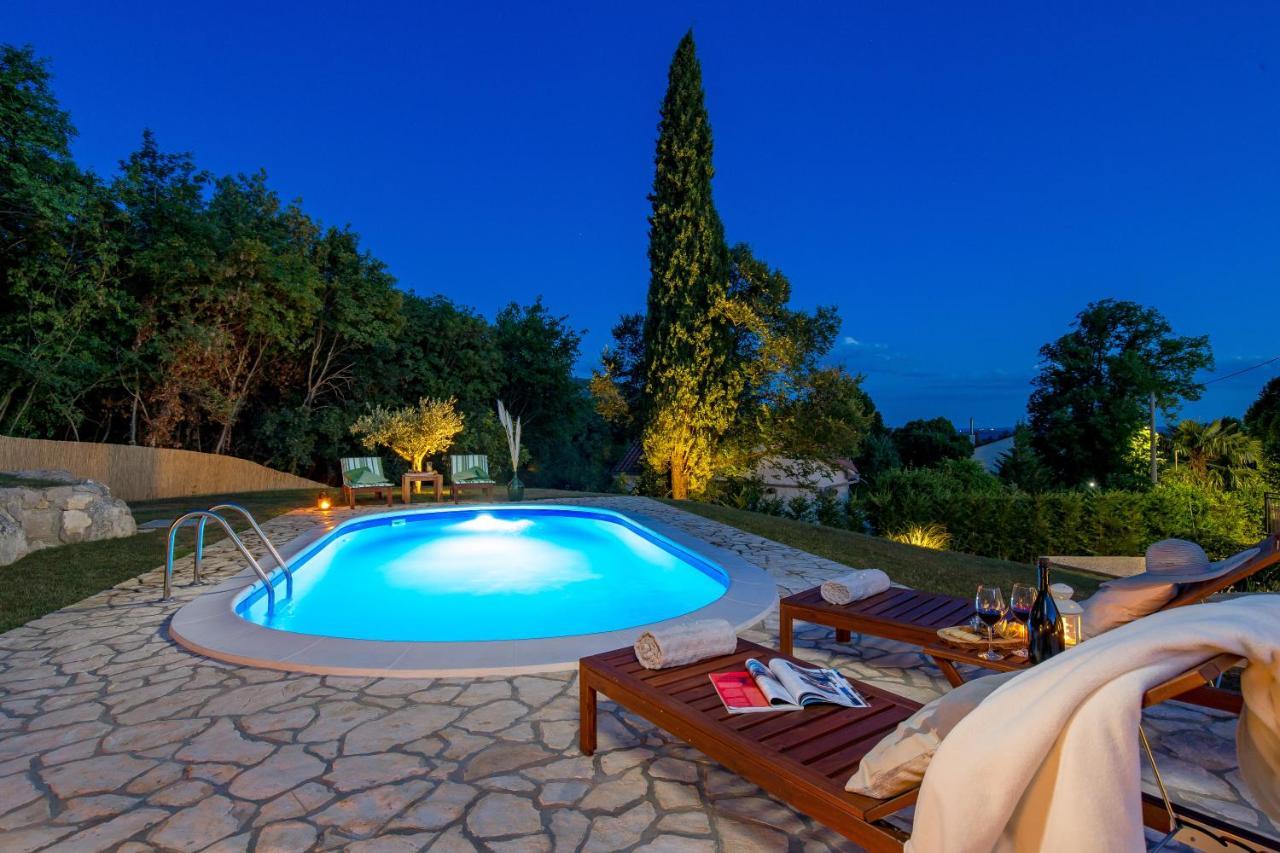 Villa Aurania Vranje Buitenkant foto